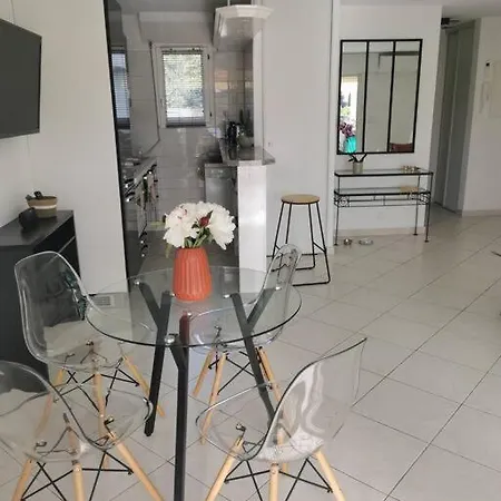 44m2, Terrasse 17m2, Calme Et Verdoyant Lejlighed