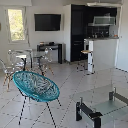 44m2, Terrasse 17m2, Calme Et Verdoyant Lejlighed